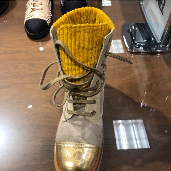 Boots - Picture 2 of 3